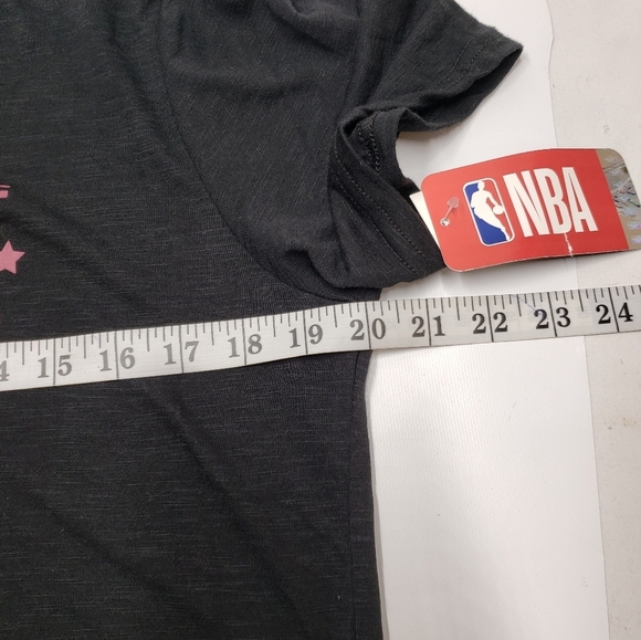 New NBA Miami Heat Basketball Tee Shirt Women's Size XL - Picture 11 of 14